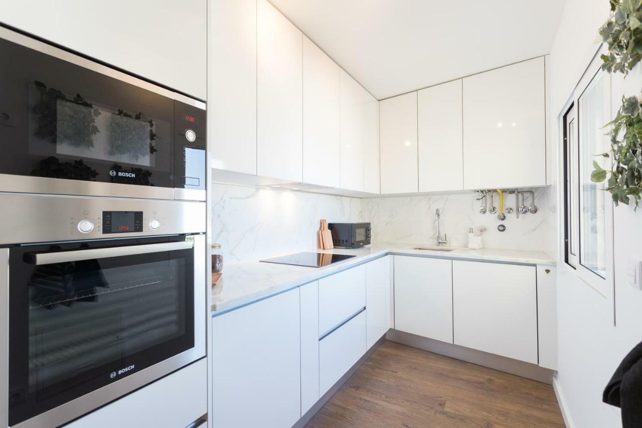 Alfama Lounge Three-Bedroom Apartment W/ River View And Parking - By Lu Holidays Lissabon Buitenkant foto